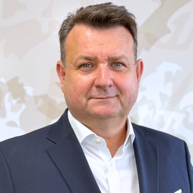 Adrian Vascu – Senior Partner Veridio – Echipa Veridio (800 x 800)