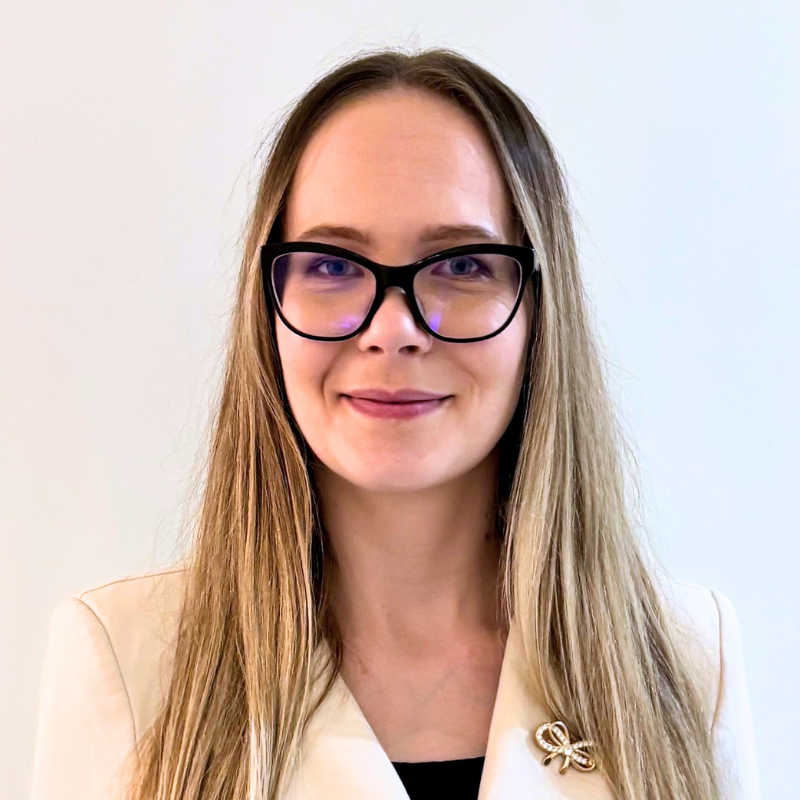 Bianca Mois – Valuation Manager – Echipa Veridio (800 x 800)